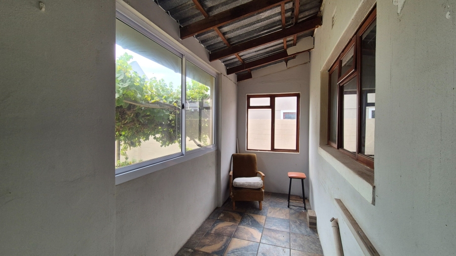 5 Bedroom Property for Sale in Country Club Western Cape